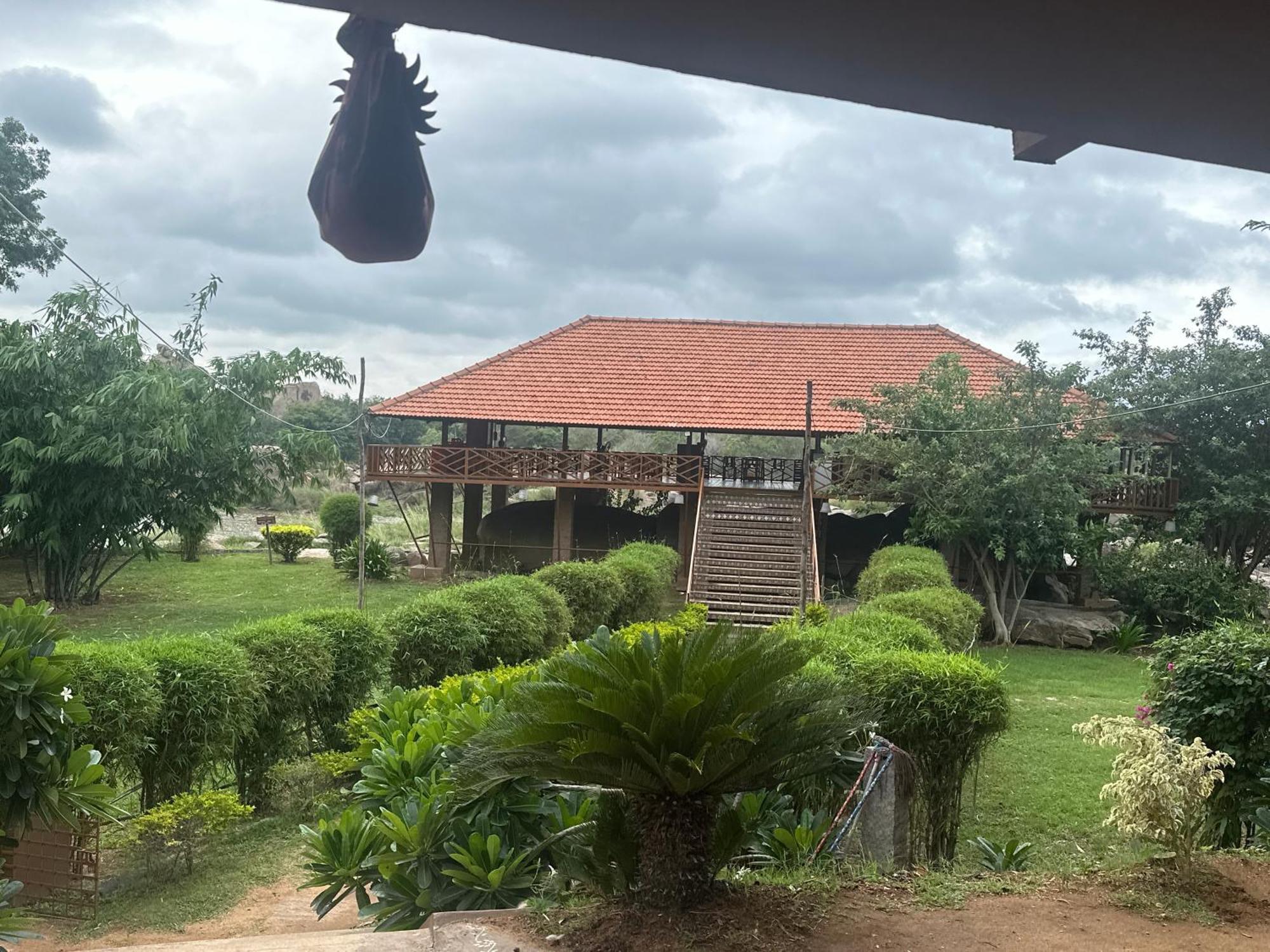 Leo Wooden Resorts Hampi Exterior photo