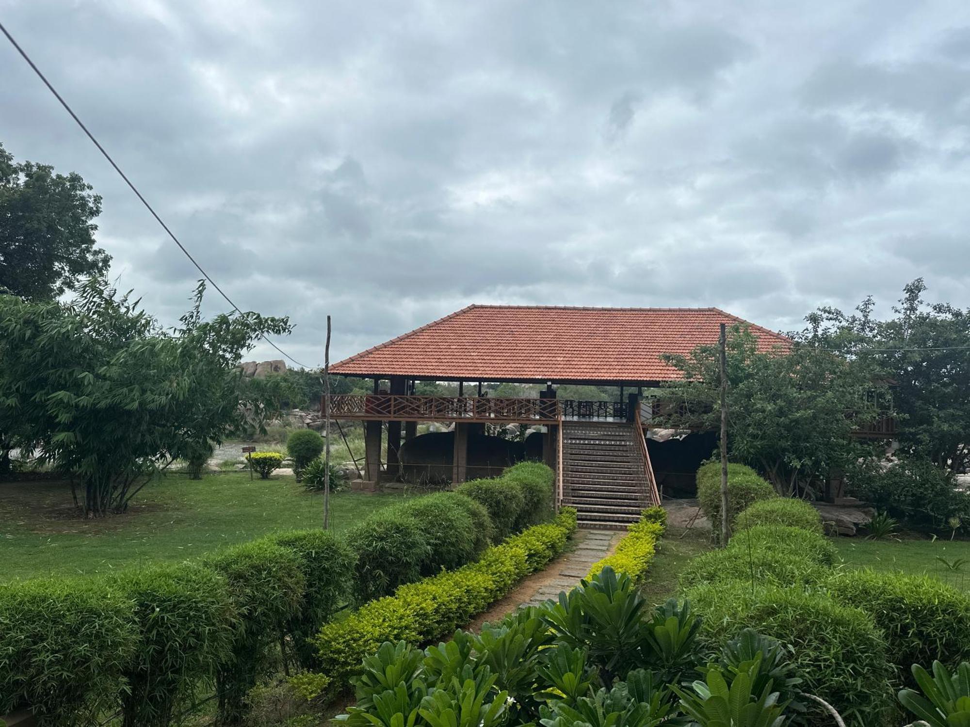 Leo Wooden Resorts Hampi Exterior photo